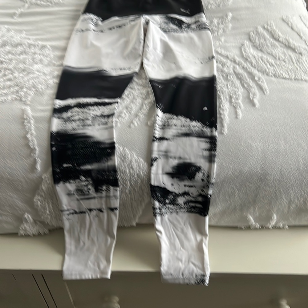 Puma black and white workout leggings